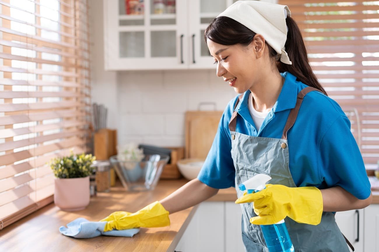 6614dc177c4fb7a48889b609_how-to-deep-clean-your-kitchen-in-10-steps